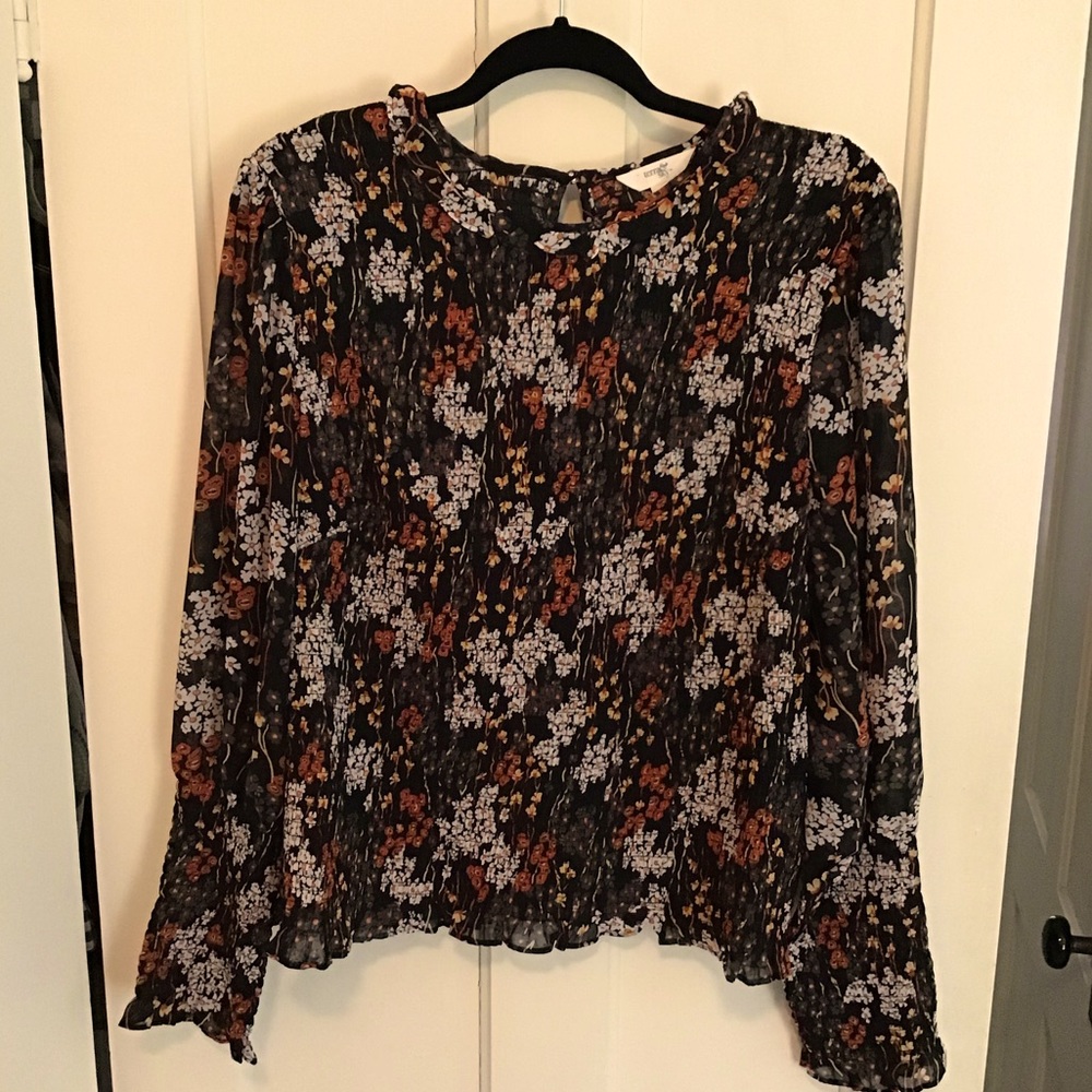 Terra & Sky flowered blouse.